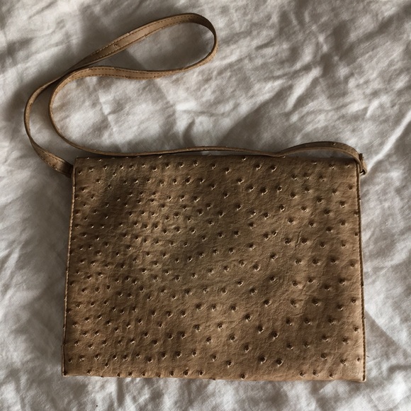 Faux Ostrich Skin Clutch with removable strap - Picture 3 of 9